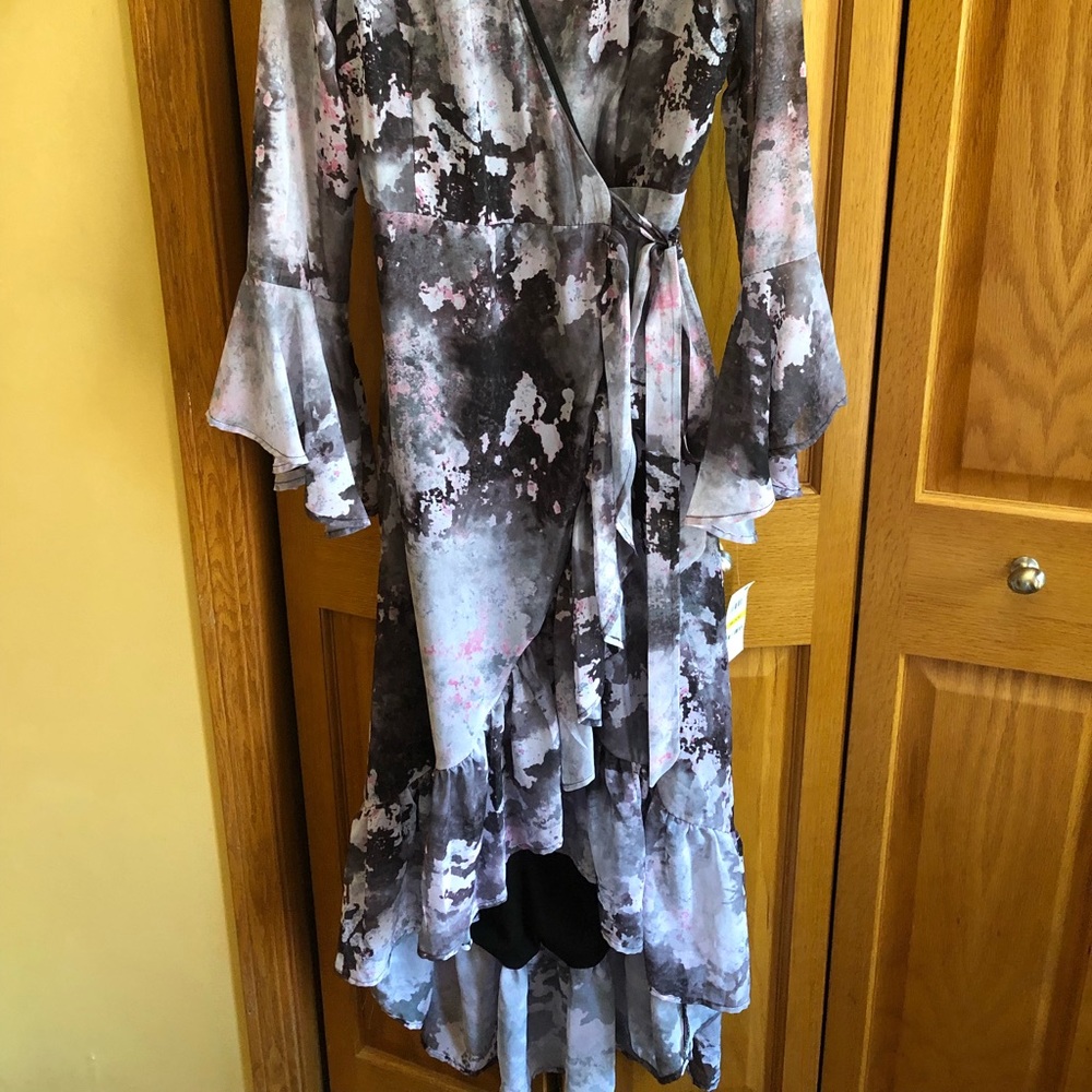 Bar III gray, pink and black flowy wrap dress NWT